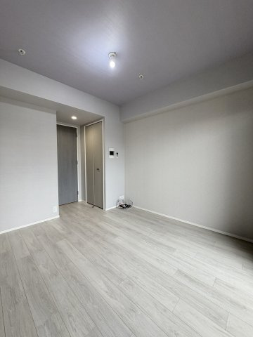 ファーストフィオーレ難波ウエストのエントランス|建物の内部です