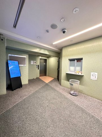 エンクレスト赤坂弐番館のエントランス