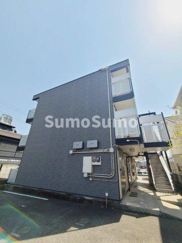 レオパレスシャンブル小林の外観