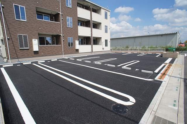 レイクサイド　ホシノ　Ⅱの駐車場|駐車場があります
