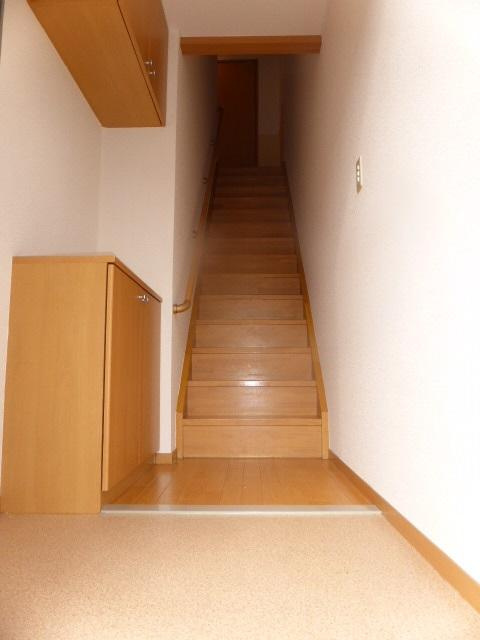 フラッツァ　ピア　Ｂ棟の玄関|明るい玄関です