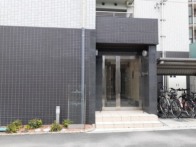フィオーレ静　吉敷町のエントランス|エントランスです