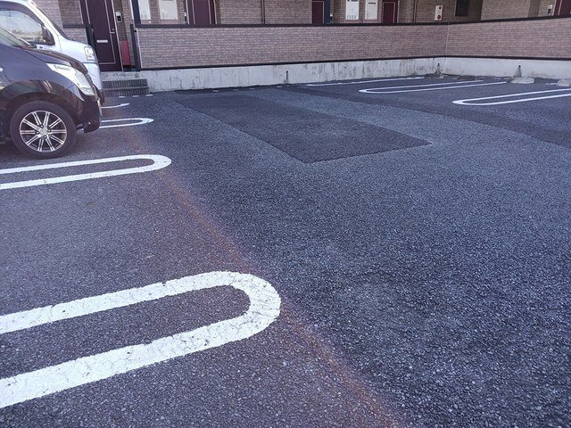 エスト　グリシーナの駐車場|駐車場に車を止められます
