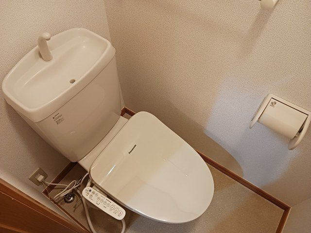 エスト　グリシーナのトイレ|落ち着いたトイレです