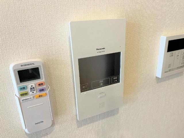 グリーンシャトーの内装|カメラ付インターホン