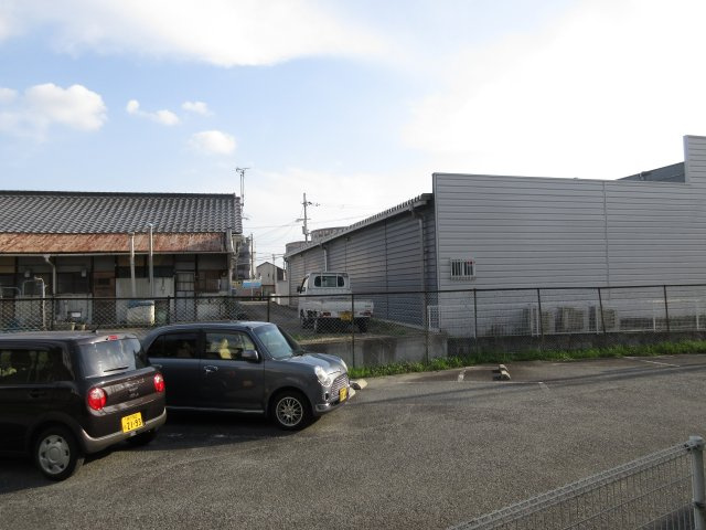 フレグランスの駐車場