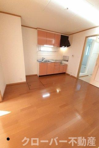 ラフレシールＡの居間・リビング