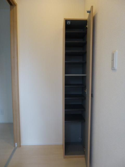 ハルキ押上の玄関|シューズボックス