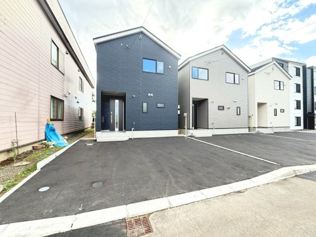 【新築戸建】札幌市豊平区西岡3条6丁目3棟の駐車場
