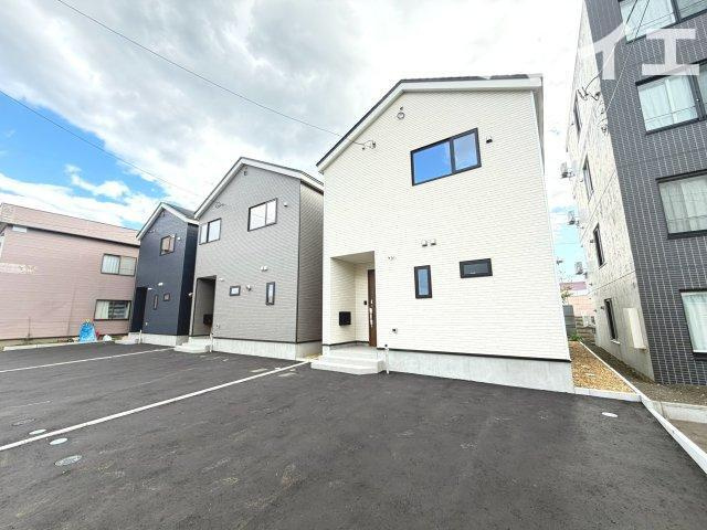 【新築戸建】札幌市豊平区西岡3条6丁目3棟の居間・リビング|AIによる生成画像