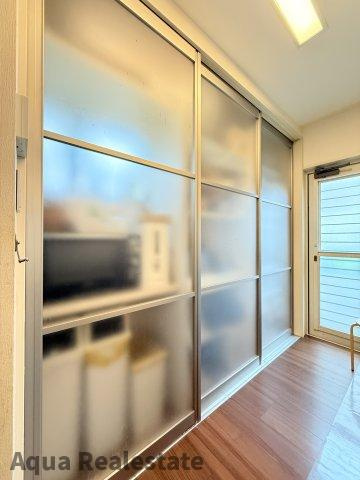 丸亀市柞原町　お洒落な美邸の収納|キッチン背面の収納スペースです