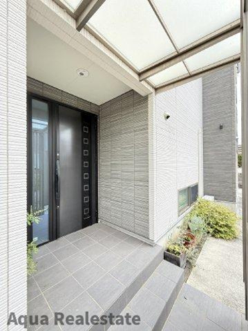 丸亀市柞原町　お洒落な美邸の収納|寝室奥ウォークインクローゼット