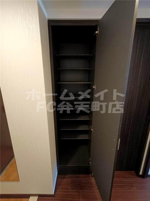 【設備】 | プレジオ弁天町 | シューズBOXです