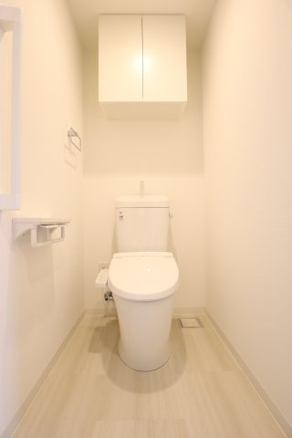 アルファスマート明石東野町のトイレ|温水洗浄便座付きトイレ