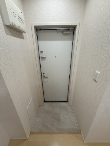 フジパレス西桜木町の玄関|収納もある玄関です