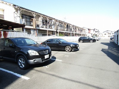 ヴェローノ茨木の駐車場