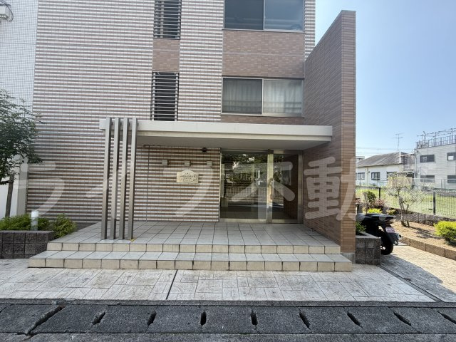 アルカディアⅡのエントランス|建物の内部です