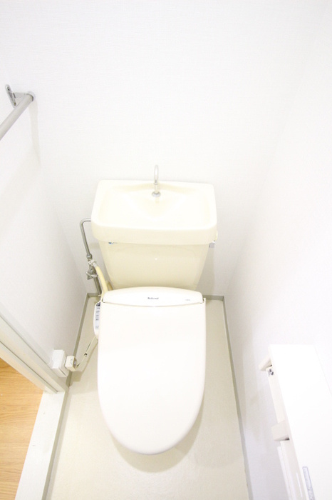 サンハイツM B棟のトイレ|温水洗浄暖房便座