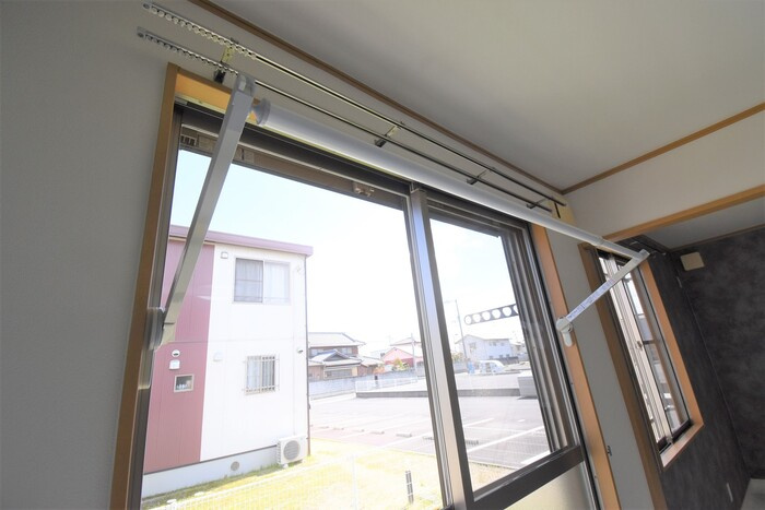 リースランド春日 Ｂ|室内物干し