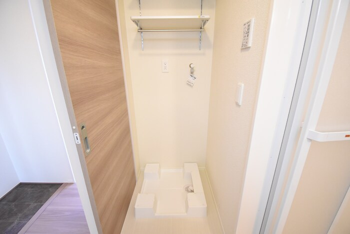 D-room勅使|室内洗濯機置場