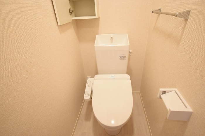 サンシャイン前田C棟 C棟のトイレ|温水洗浄暖房便座
