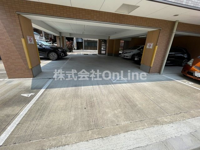 Mプラザ高井田の駐車場