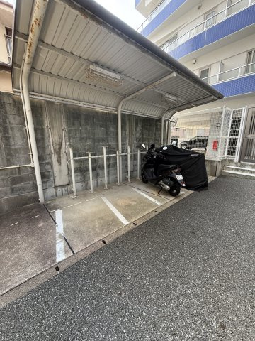 グランアルト天神タワーの駐輪場