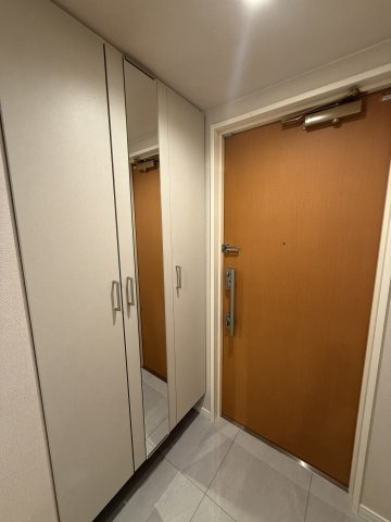 グランアルト天神タワーの玄関
