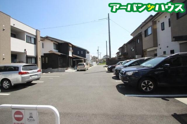 SMARTLIFEイオンB棟の駐車場