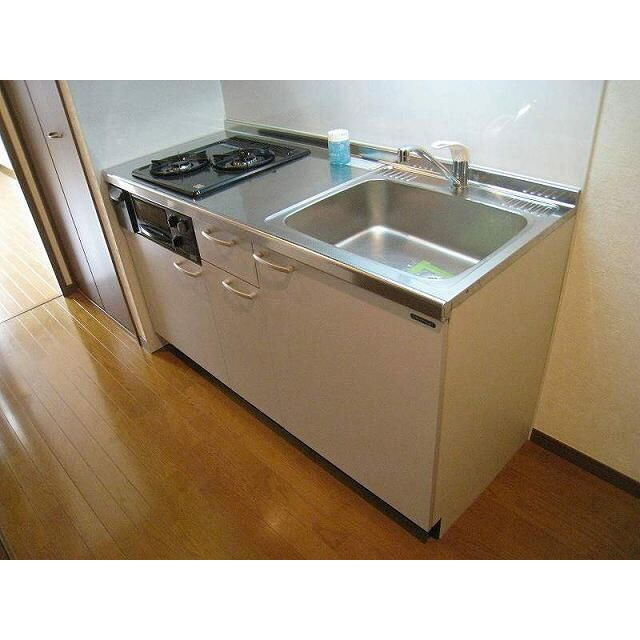 アンプルールクラージュ西青木のキッチン