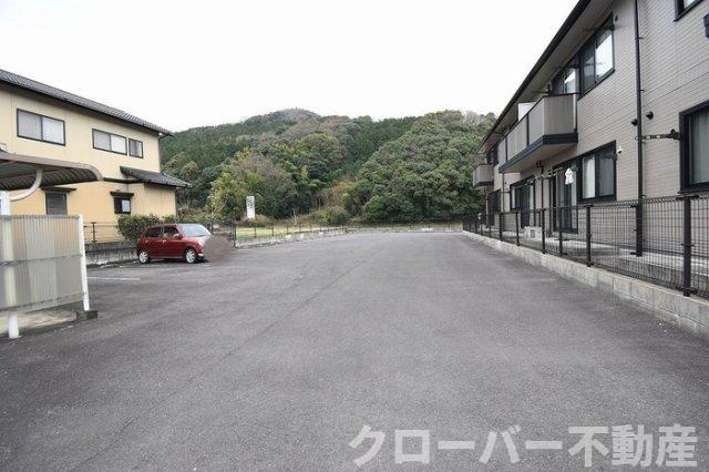 サンハイツ大麻Ａの駐車場|駐車場