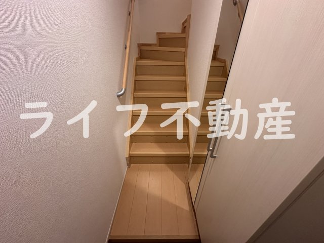 セレスコート花園の玄関