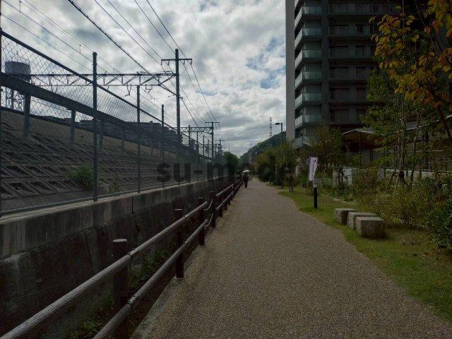 ジオ島本サウスの周辺