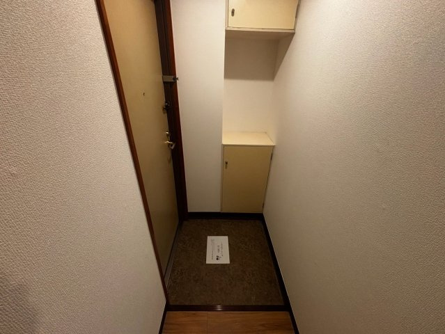 レジデンス東川口の玄関