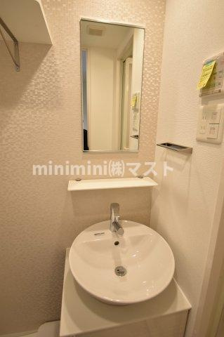 エスリード南森町ラグシスの洗面所