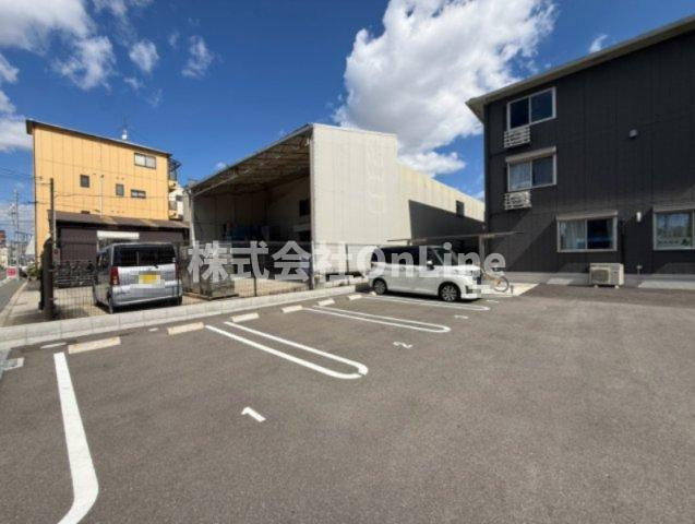 エコメゾンぴかりの駐車場