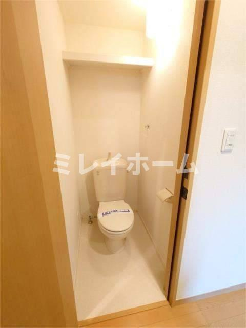 リースランド矢口A棟の玄関