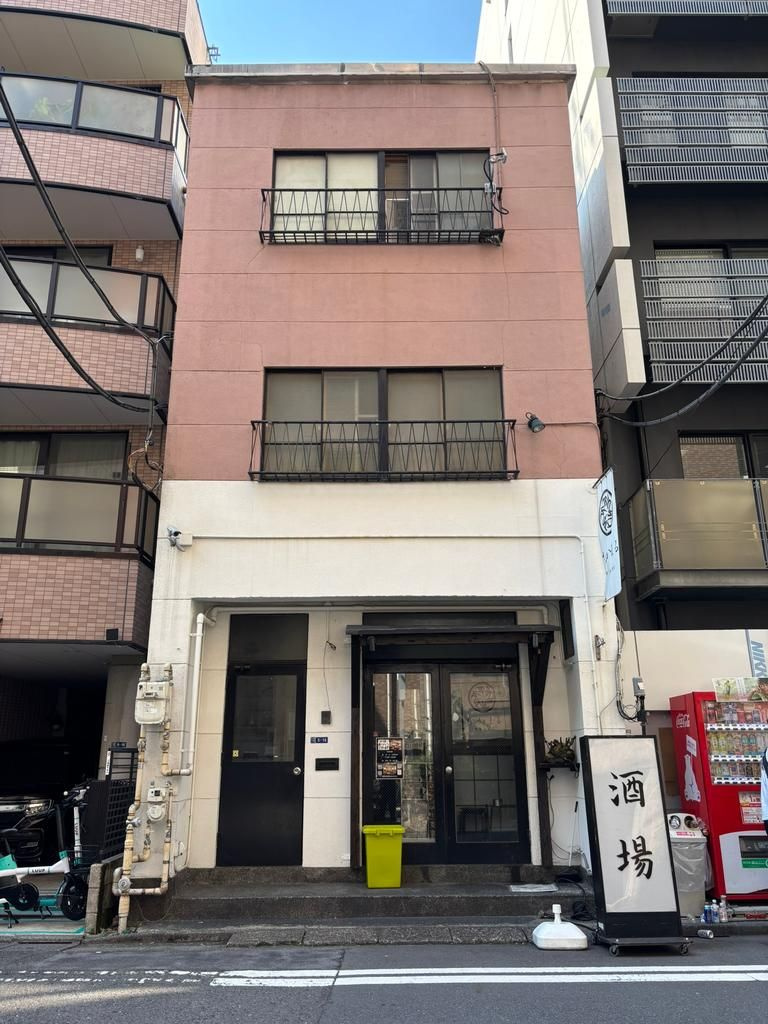 海老原ビルの外観