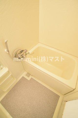 ライフ北梅田の浴室