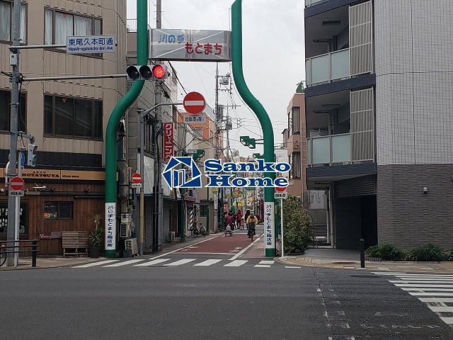 マーシスマルルの周辺