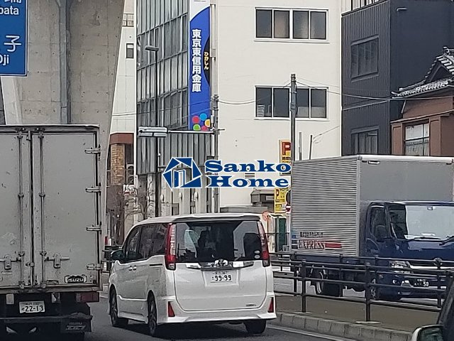 マーシスマルルの周辺