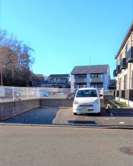 レオパレスヴェルデュール桜台の駐車場
