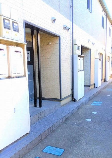 レオパレスヴェルデュール桜台の玄関
