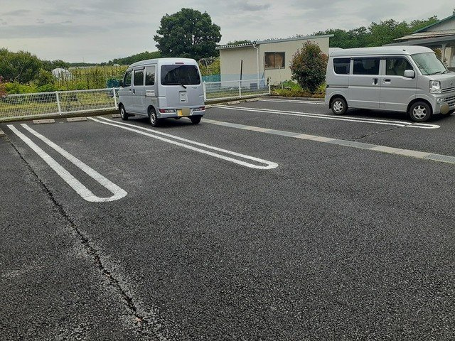 クラール　Ｃの駐車場