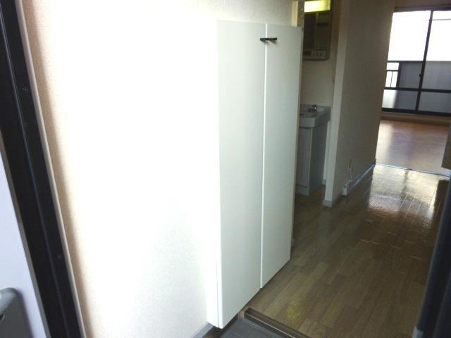 エポック鴨方の玄関