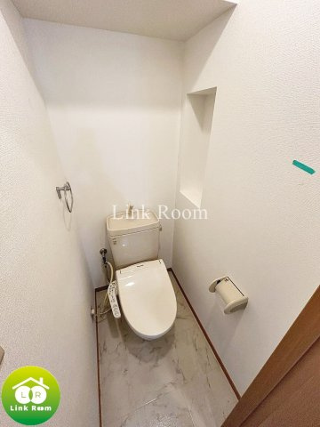 クイーンズコート福住のトイレ