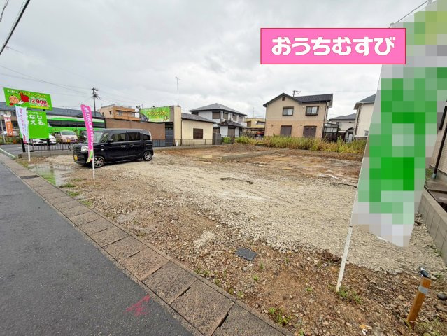小牧市春日寺2丁目(全2棟)の前面道路含む現地写真