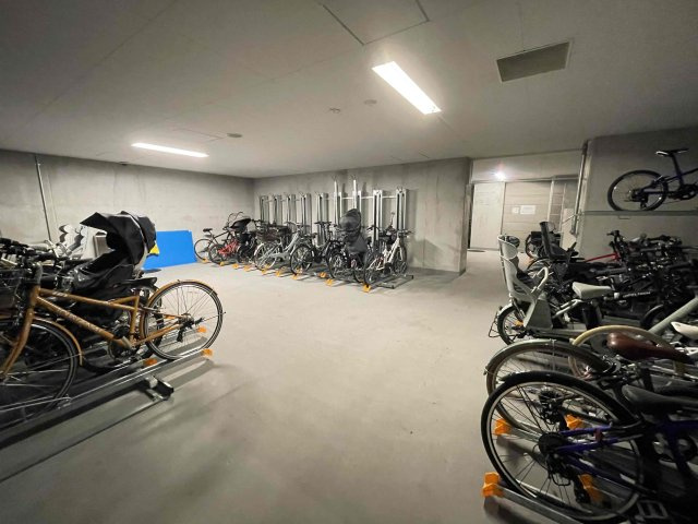 ブランズ渋谷常盤松の駐輪場