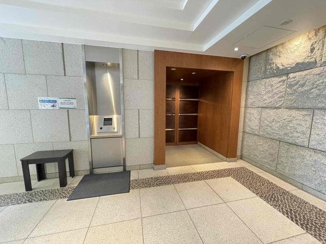 ブランズ渋谷常盤松のエントランス