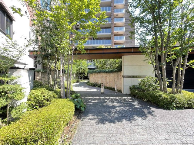 ブランズ渋谷常盤松のエントランス